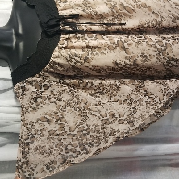 XL Butterfly winged Chiffon top - Picture 2 of 7